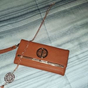 Wallet and necklace